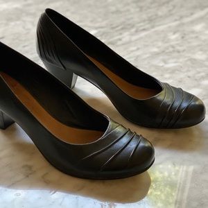 Aldo black heels